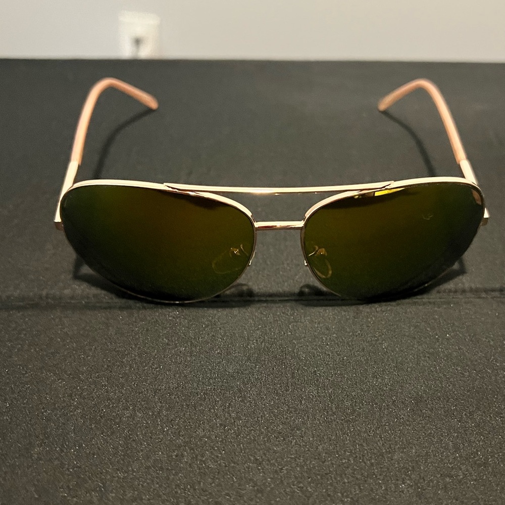 Sunglasses - Picture 2 of 5